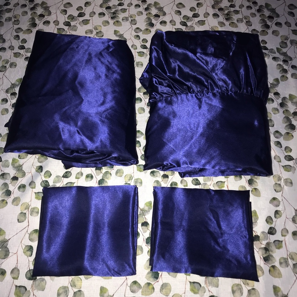 Victoria’s Secret Silky Satin Queen Bedsheets Set